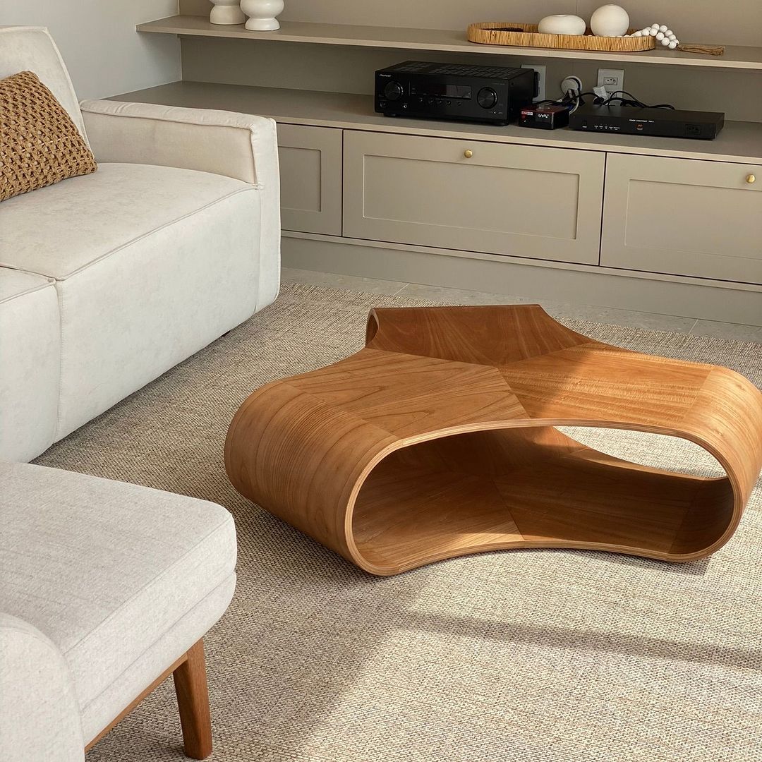 Mesa de Centro Baixa em Madeira de Canela (110cm) Rosa