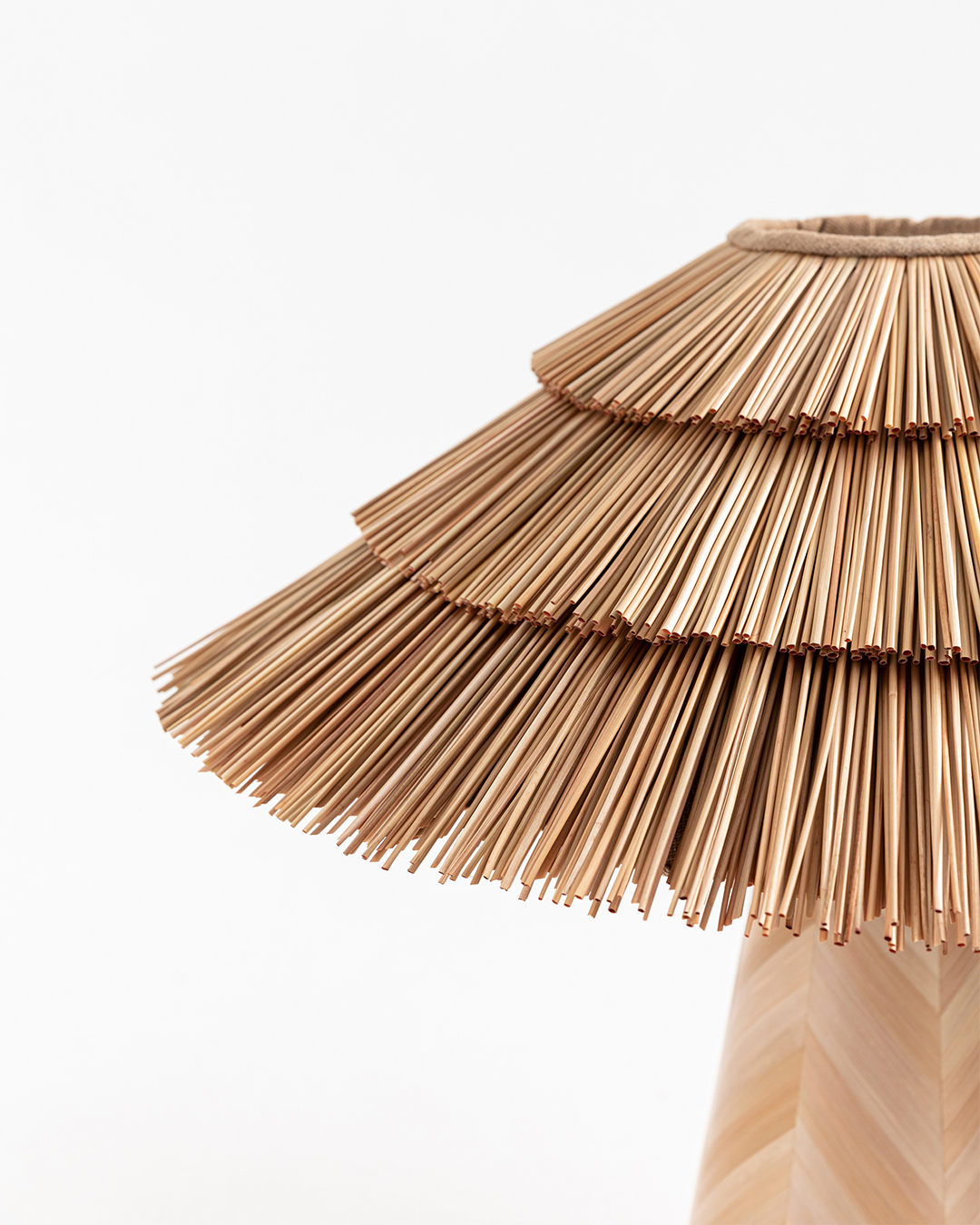 Candeeiro de Mesa em Palhinha Roots of Home