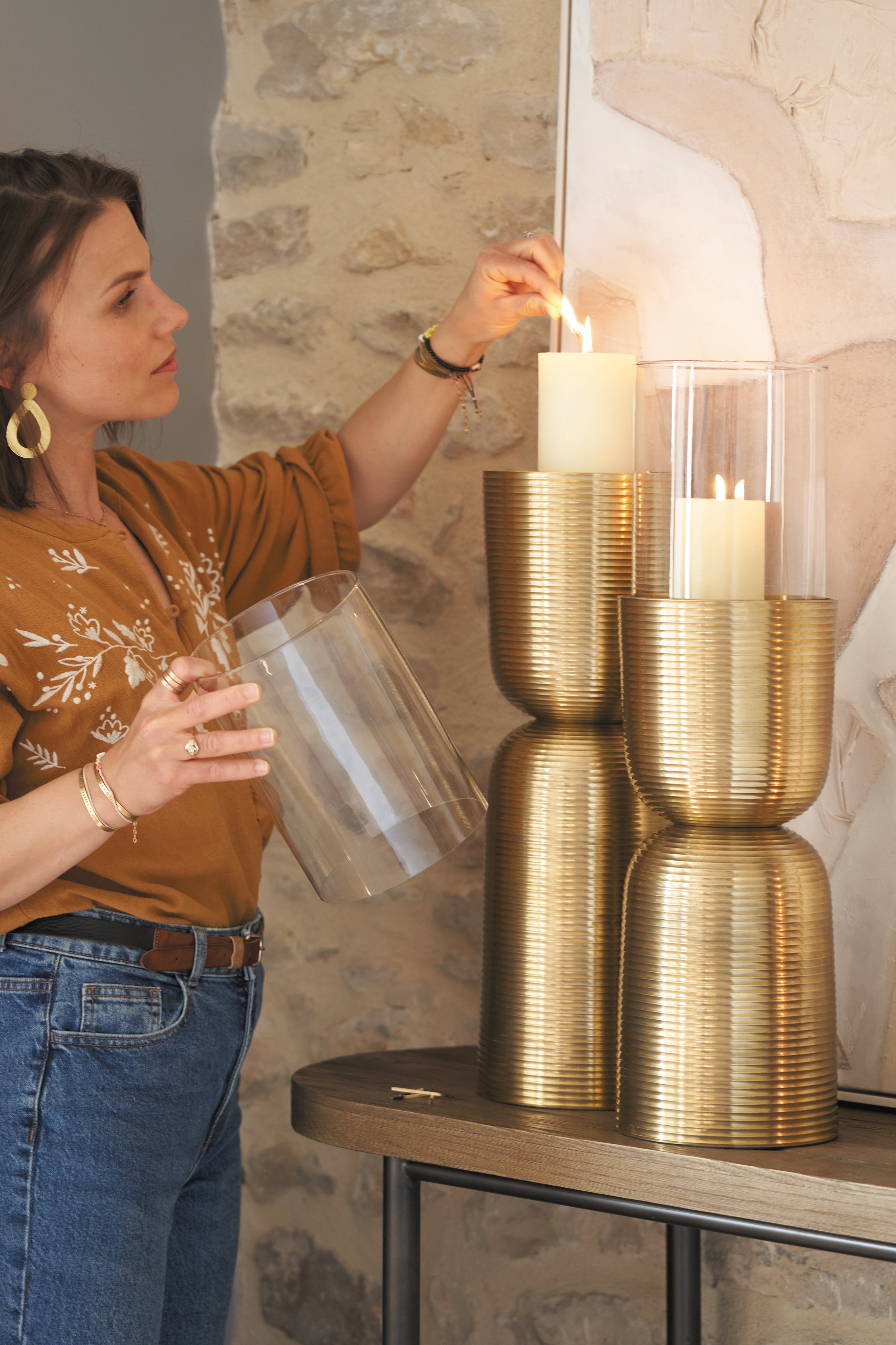 Lanternas em Metal Dourado e Vidro Cometa