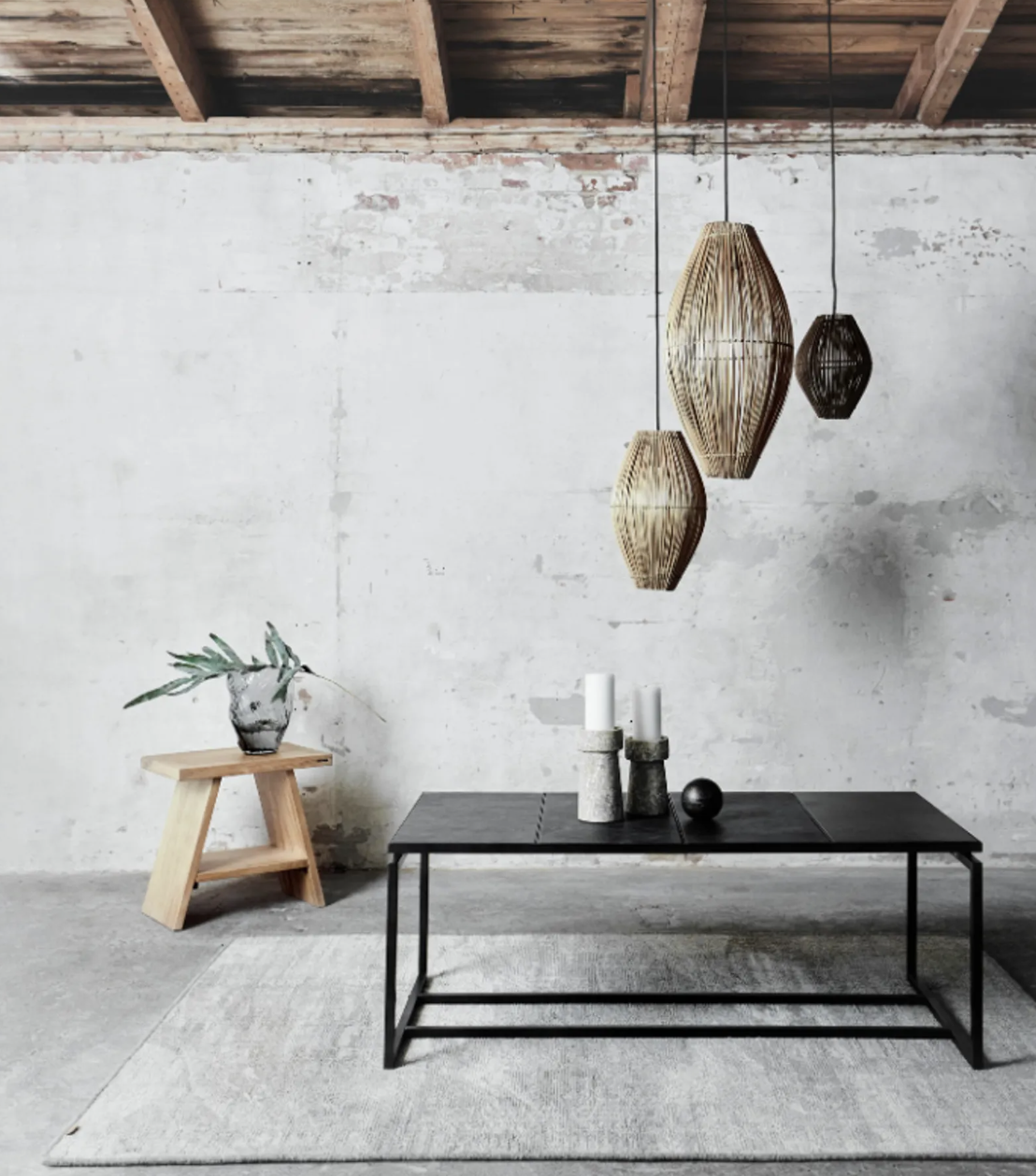 Mesa de Centro em Metal e Couro (120cm) Austin