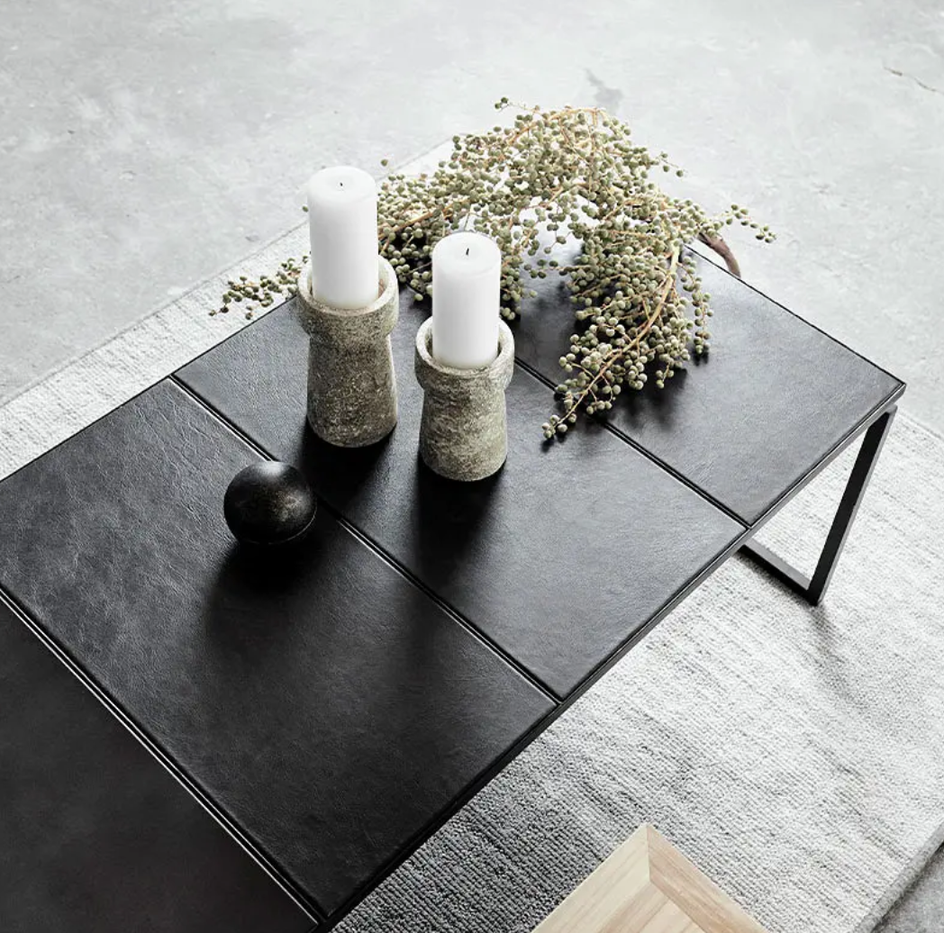 Mesa de Centro em Metal e Couro (120cm) Austin