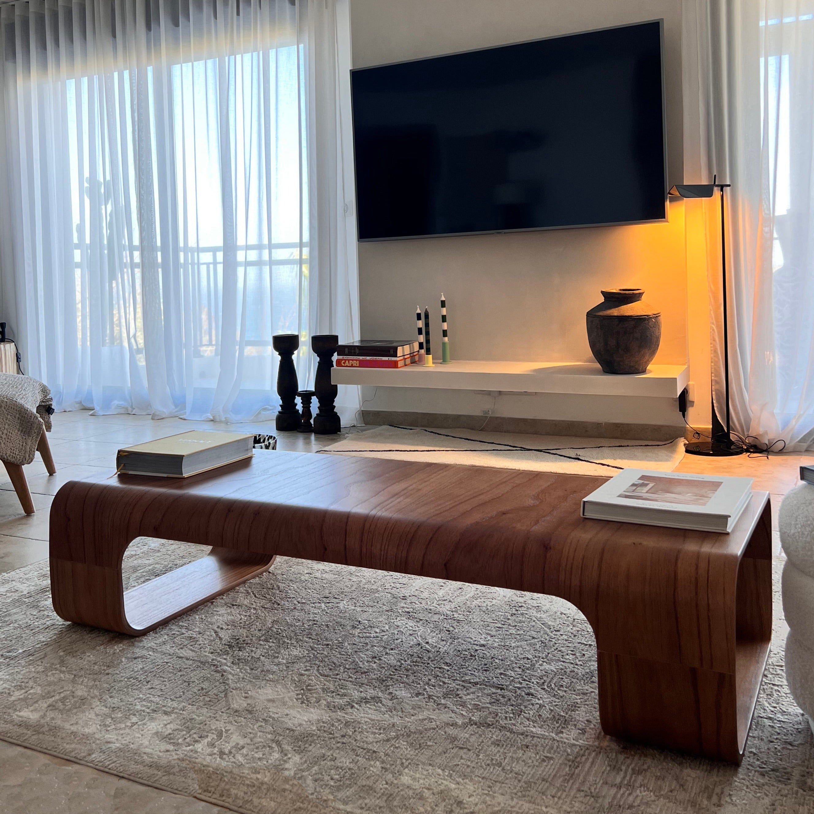 Mesa de Centro em Madeira de Canela (140cm) Onora