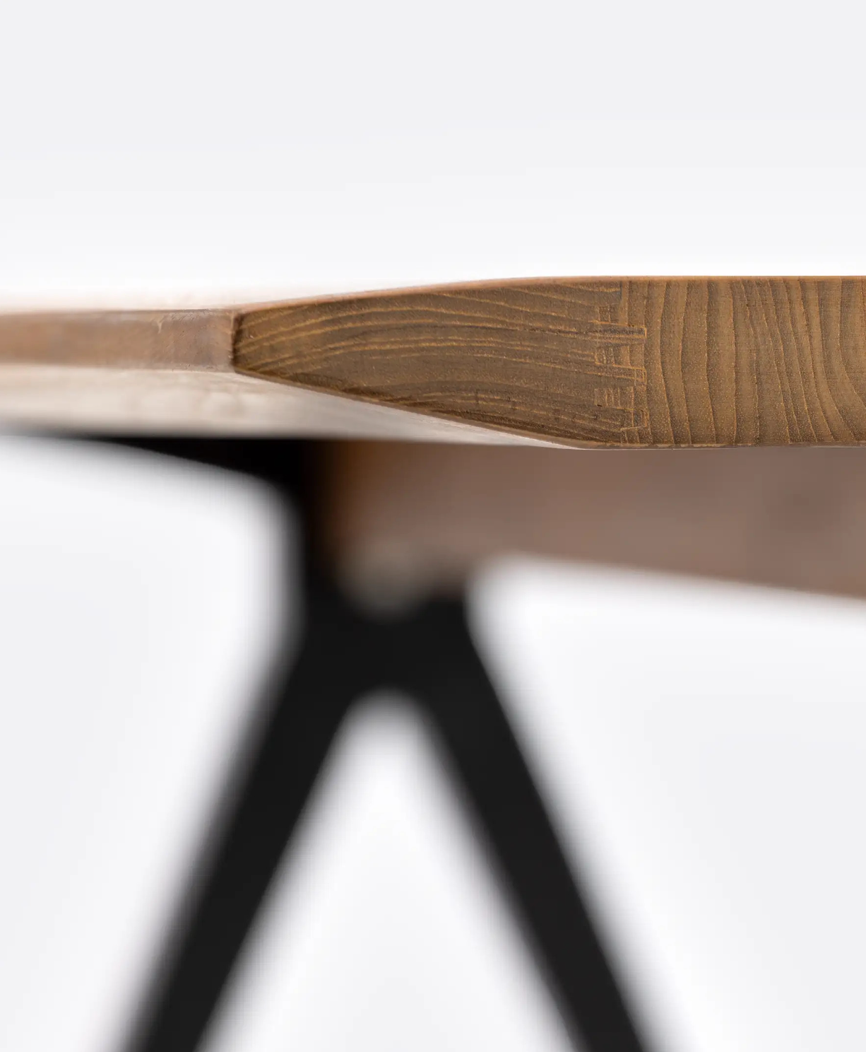 Mesa de Jantar Retangular em Teca e Ferro Liku