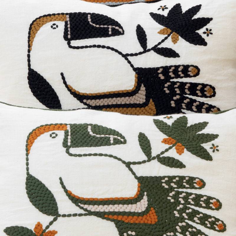 Almofada Retangular em Linho Bordado (55x40cm) Cristóbal