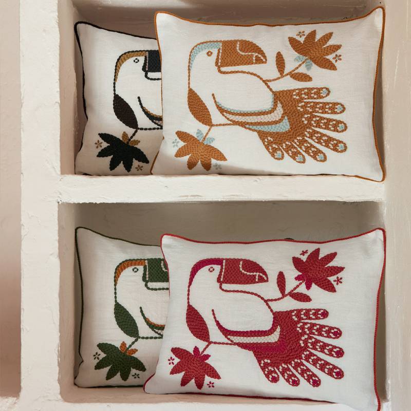 Almofada Retangular em Linho Bordado (55x40cm) Cristóbal