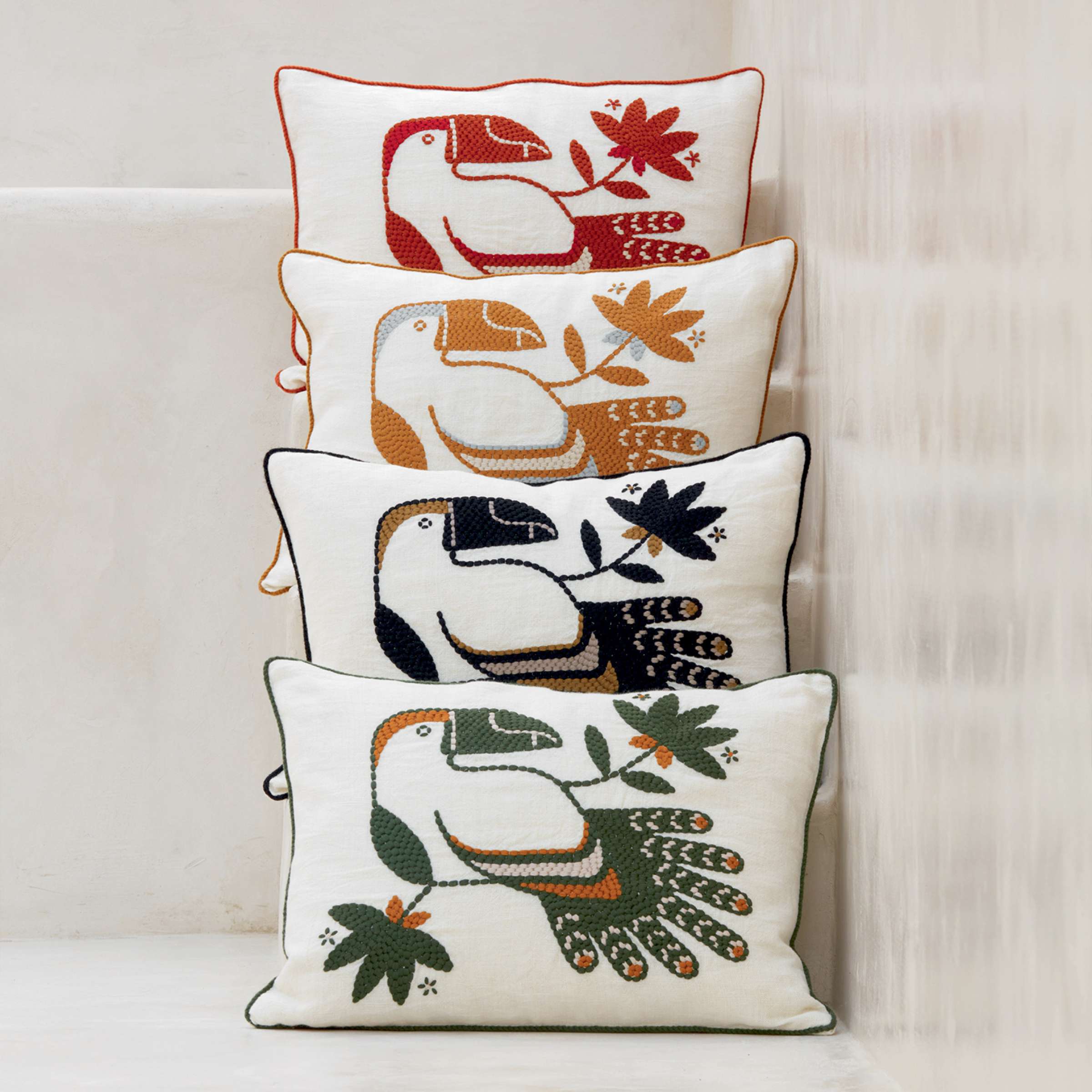 Almofada Retangular em Linho Bordado (55x40cm) Cristóbal