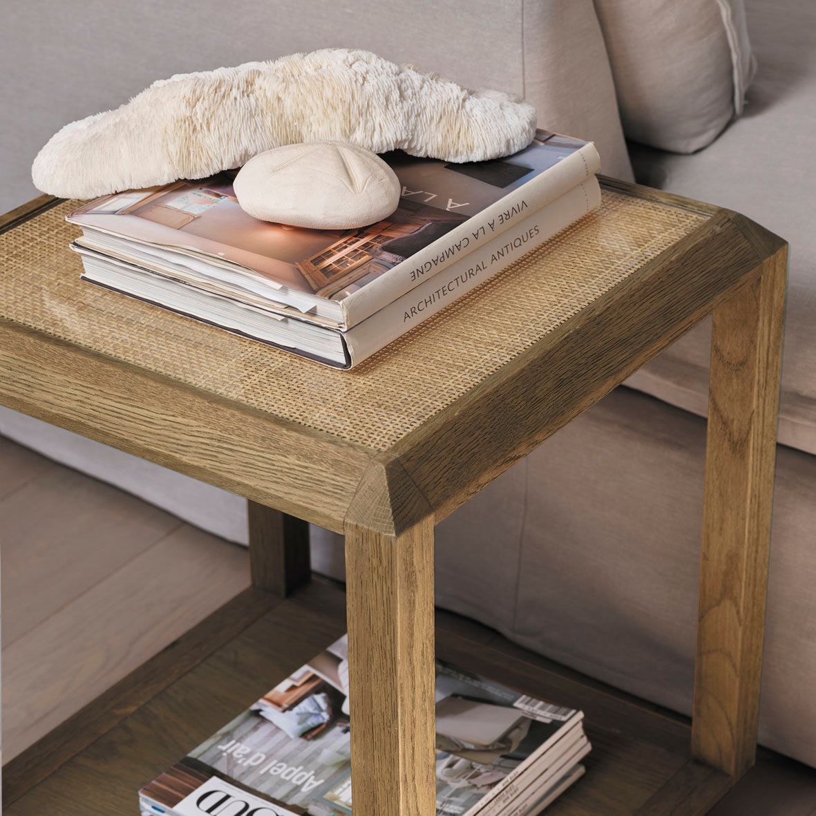 Mesa de Apoio em Madeira e Rattan Ema