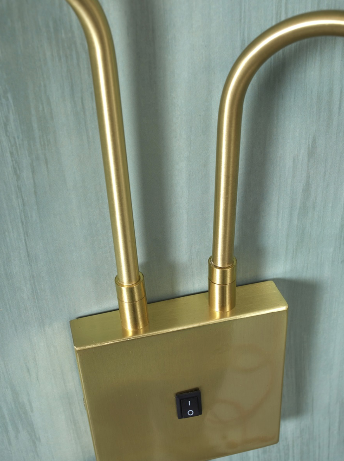 Bremen Gold Aluminum Wall Lamp