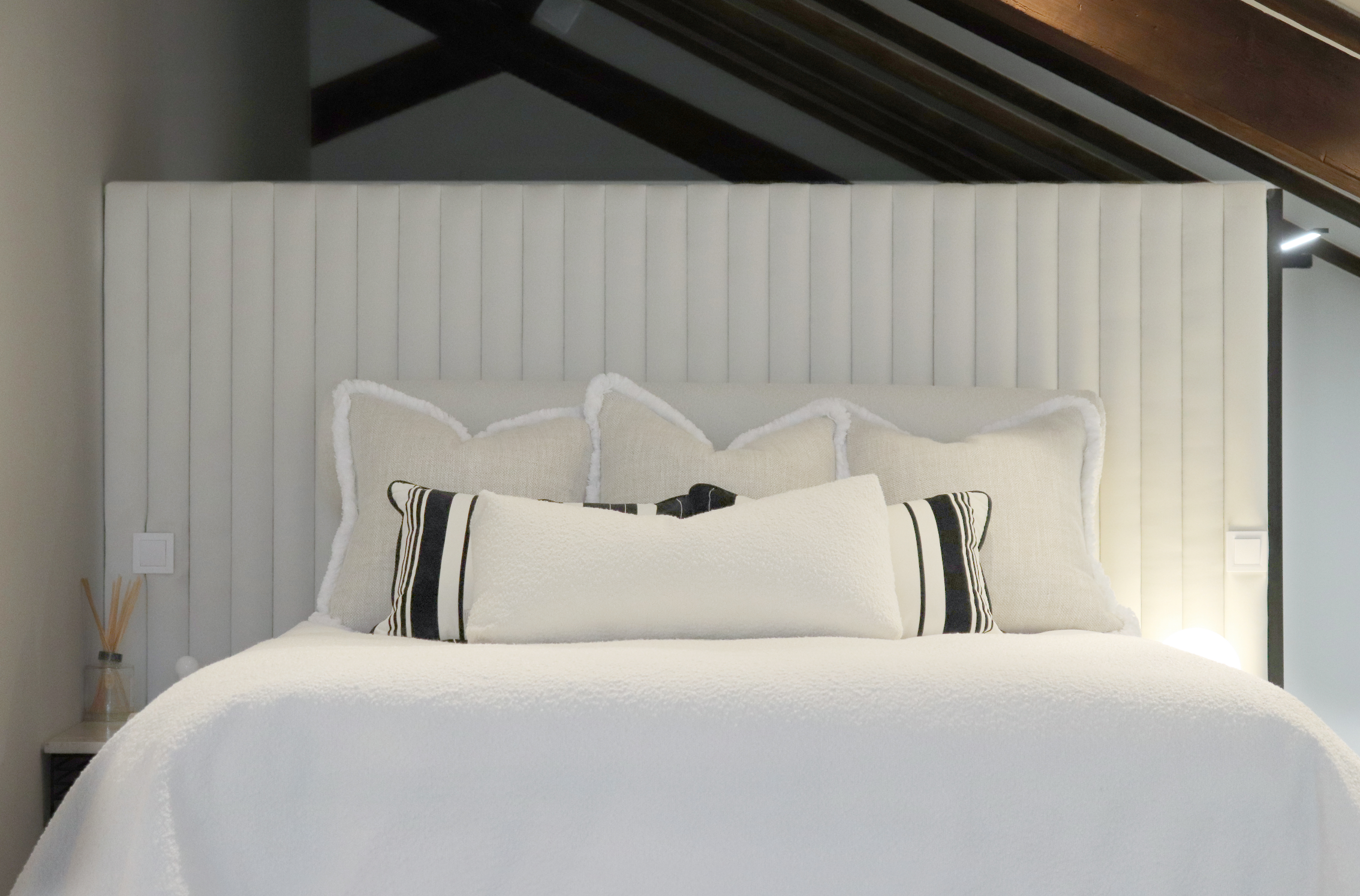 Cabeceira de Cama em Veludo Branco Fluted
