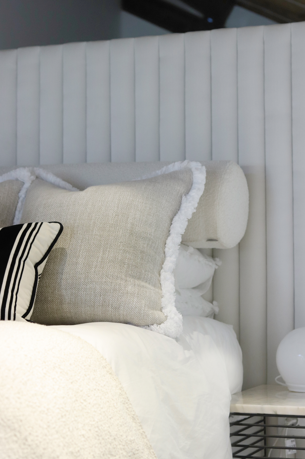 Cabeceira de Cama em Veludo Branco Fluted