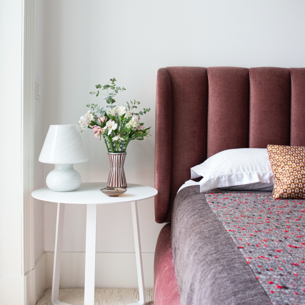 Cama e Cabeceira Estofada em Veludo (180x210cm ) Gatsby