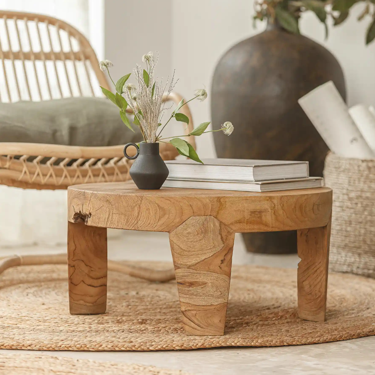 Rivia side table