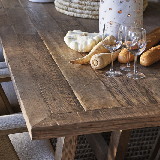 Malo dining table