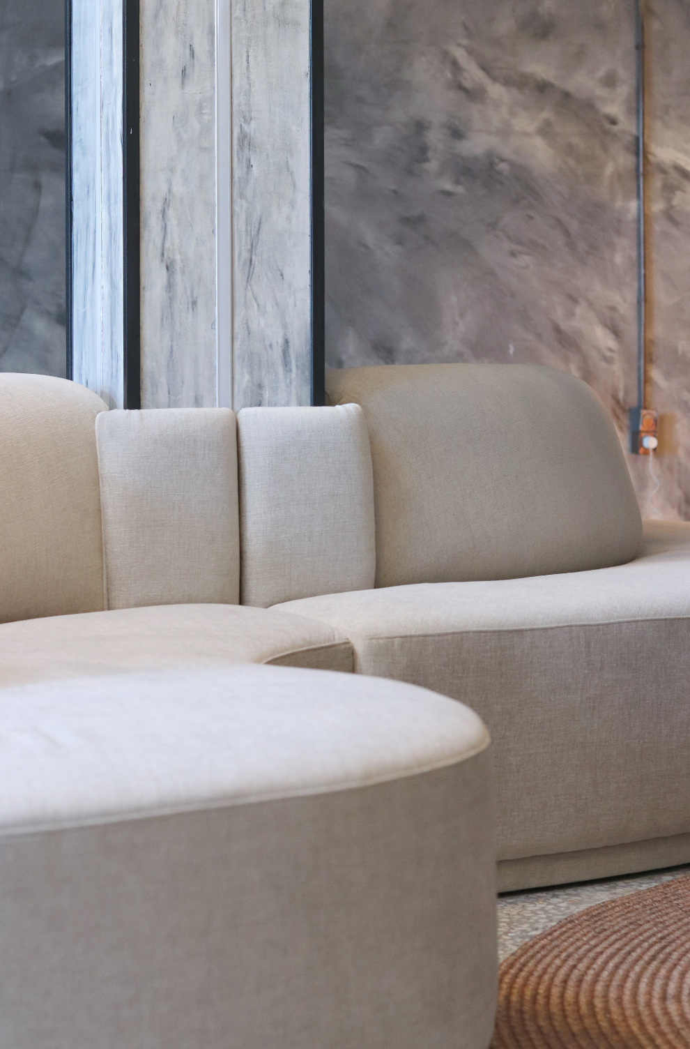 Gingal curved sofa