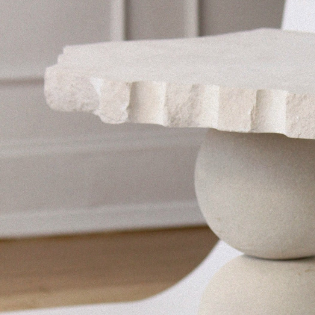 Mesa de Apoio em Cerâmica e Mármore Titã Mesas de Apoio Alan Louis