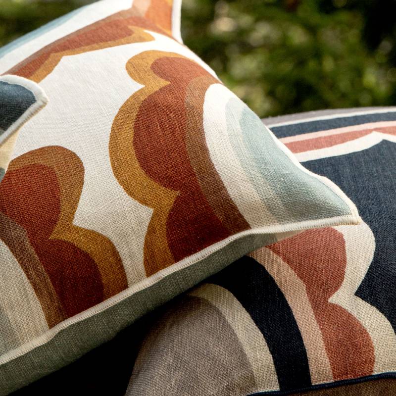 Rectangular Linen Cushion (55x40cm) Marguerite